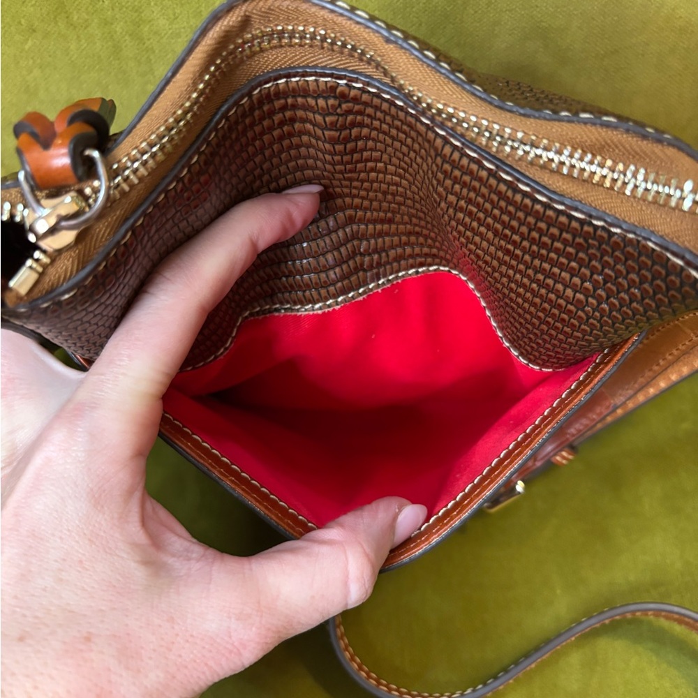 Dooney & Bourke Lizard Embossed Brown Crossbody Bag - Picture 4 of 8